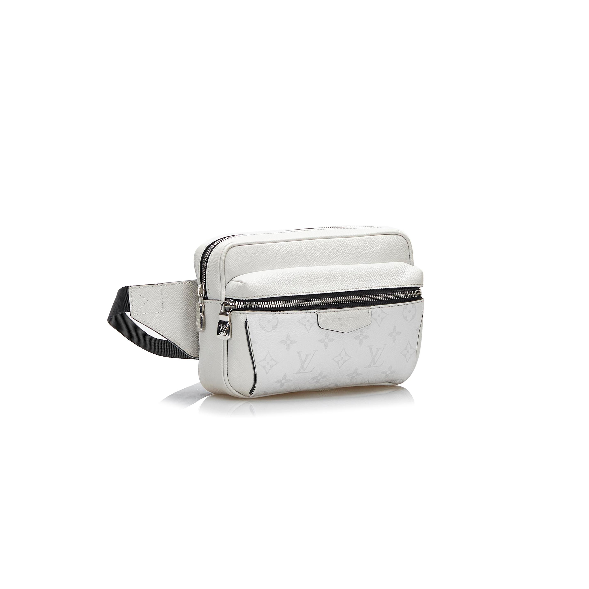 LOUIS VUITTON OUTDOOR BUMBAG M30247 (21*17*5cm)